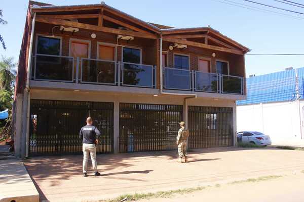 Allanan 12 propiedades vinculadas al pastor Insfrán - ADN Digital