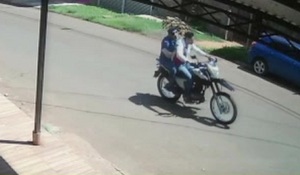 Peluquería fue "visitada" por asaltantes - C9N