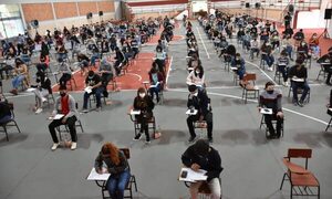 Solo el 32% de los postulantes a becas de Itaipu aprobaron examen