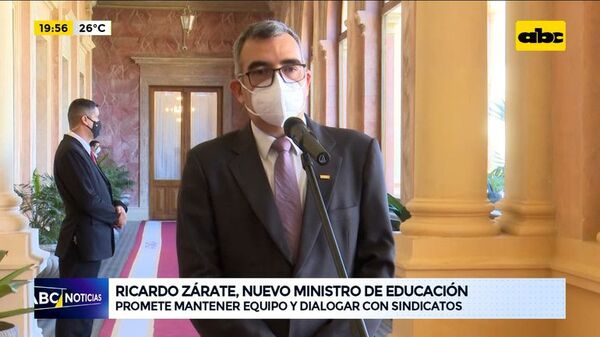 Asumió el nuevo ministro de Educación, Ricardo Nicolás Zárate Rojas - ABC Noticias - ABC Color