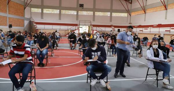 La Nación / Becas de Itaipú: De 7.197 postulantes, 2.276 pasaron el examen, informan