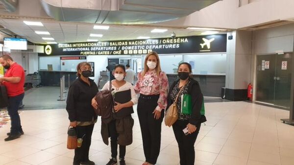 La madre del joven compatriota desaparecido en Cancún se reunió con autoridades de México