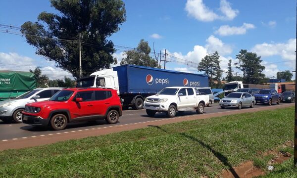 Manifestantes paralizan Alto Paranáante excesiva suba del combustible – Diario TNPRESS