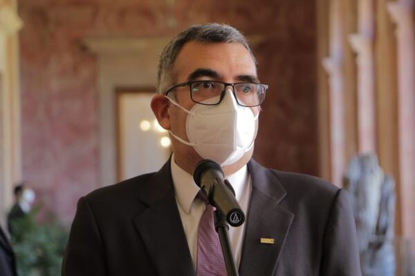“Estoy comprometido con la educación”, afirma nuevo ministro del MEC