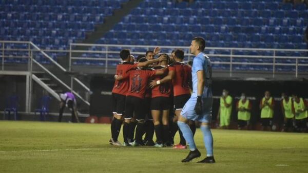 Libertad gana en la Visera y se adueña de la punta