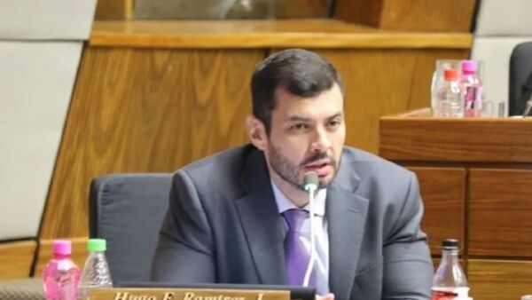 Hugo Ramírez preguntó si le votarían para Presidente y le trozaron