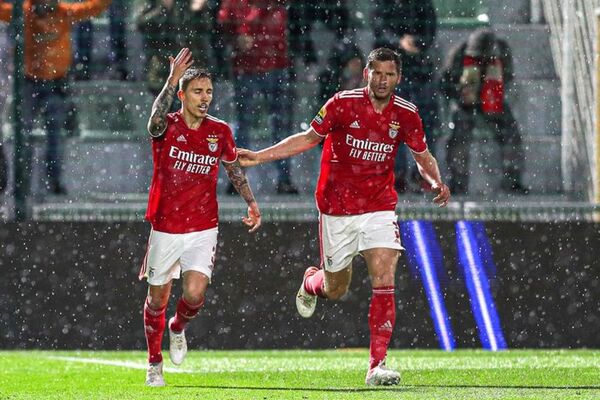Ajax-Benfica, por el pase a cuartos - Radio Imperio