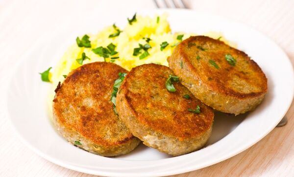 Anotá esta receta de hamburguesas de pescado para un almuerzo sin complicaciones - Gastronomía - ABC Color