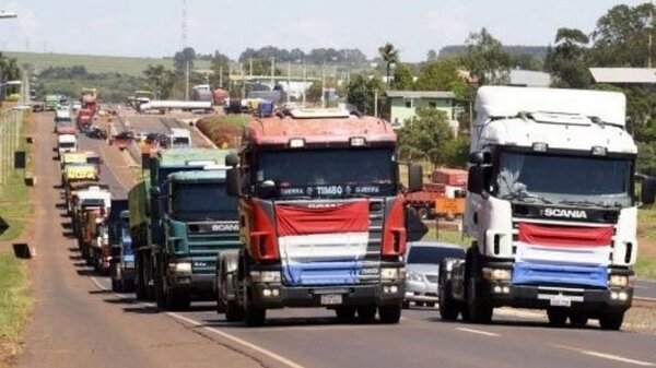 Camioneros tomarán medidas más drásticas si el Gobierno no baja los precios del combustible, advierten