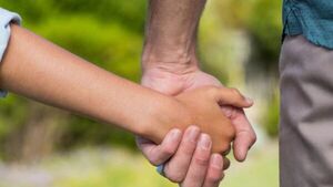 "Mi hijo es mi mochila y si no me acepta con él, lo siento"