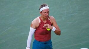 Azarenka, eliminada en Indian Wells tras romper a llorar en pleno juego