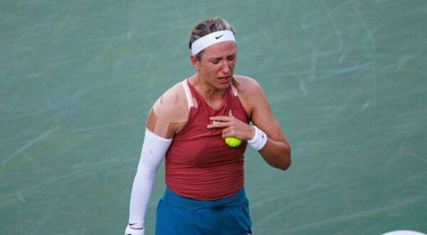 Azarenka, eliminada en Indian Wells tras romper a llorar en pleno juego