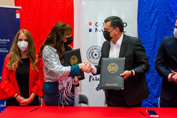Otorgarán becas para carreras universitarias a personas privadas de libertad - .::Agencia IP::.