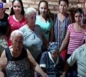 ¡Fiesta en General Aquino! Abuela cumplió 108 años de vida - Paraguay.com