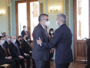 Para el nuevo ministro del MEC, Stroessner "gobernó con mano dura" · Radio Monumental 1080 AM