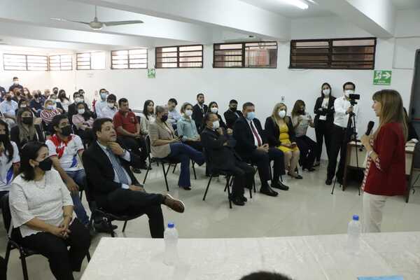 Ministerio y el sector privado fortalecen vínculos para promover nuevos empleos - .::Agencia IP::.