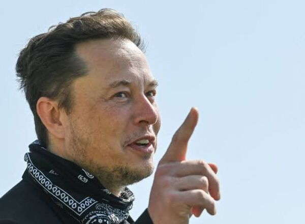El jefe de la agencia espacial rusa responde a la invitación de Elon Musk para luchar: