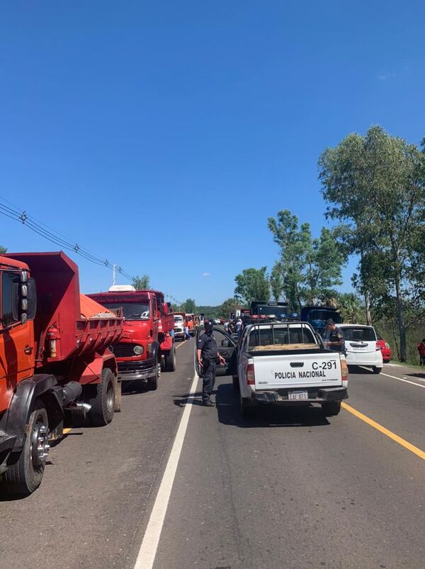 Asociación de volqueteros cierran ruta Luque– San Bernardino - Nacionales - ABC Color