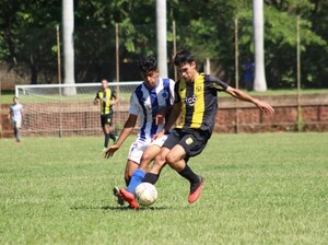 Cinco victorias y un empate en la Sub 17 - APF