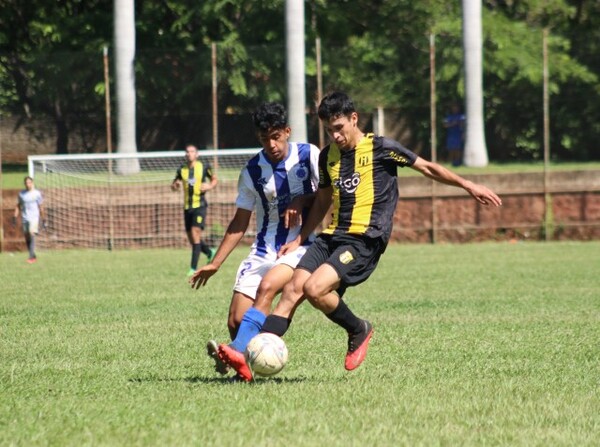 Cinco victorias y un empate en la Sub 17 - APF