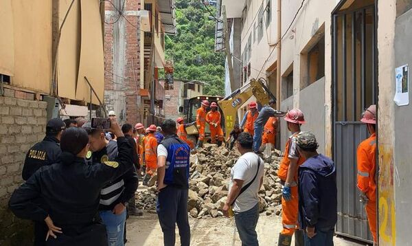 Alud sepulta a decenas de personas y viviendas en Perú - Mundo - ABC Color