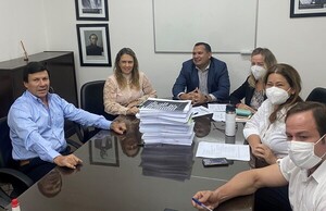 Diario HOY | Libelo acusatorio contra Fiscal General cabía en 4 a 5 biblioratos, afirma Harms