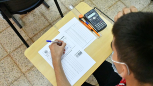 Postulantes a becas de Itaipú denuncian errores en corrección de exámenes