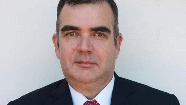 Ministro del MEC se contradice y niega estar a favor de la dictadura