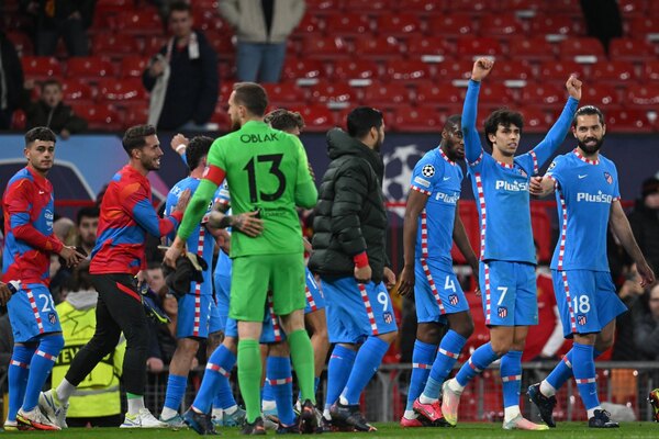 Atlético Madrid conquista Old Trafford y elimina al Manchester United de Cristiano