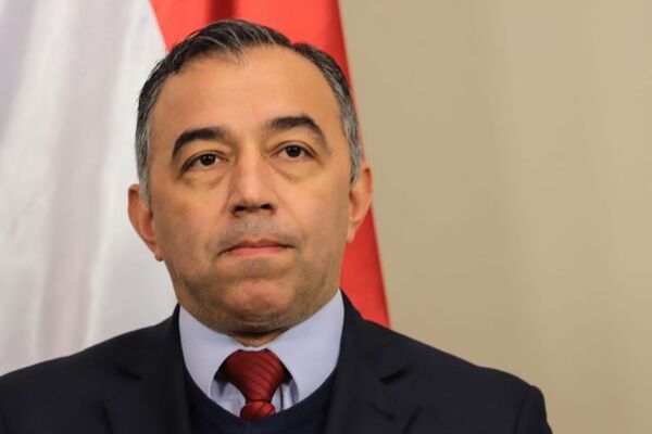 Exigen renuncia del ministro Emilio Fuster