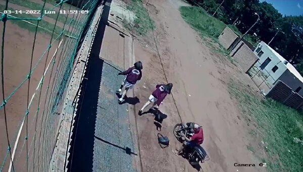 Colegiantes fueron mondaheadas por motochorro