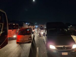 Suba de combustibles: Bloqueos de rutas continúan en modo de protesta - Nacionales - ABC Color