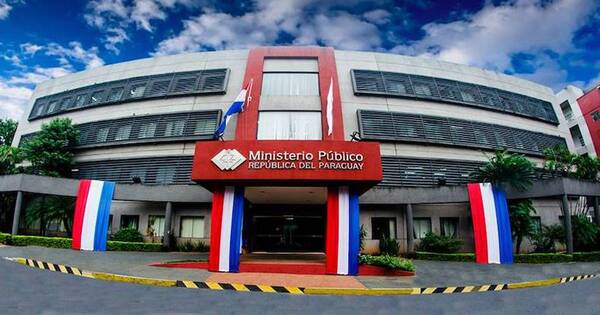 La Nación / Lucha contra corrupción genera enemigos, afirman