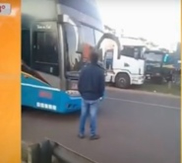 Paro de camioneros cierra Santaní desde hace 6 horas - Paraguay.com