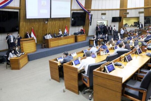Diario HOY | No hay votos para juicio a Quiñónez, según diputados
