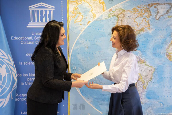 Embajadora paraguaya presentó cartas credenciales a directora general de la Unesco - .::Agencia IP::.
