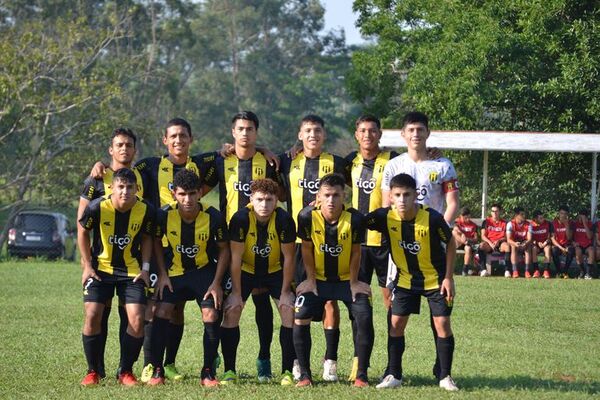 Guaraní lidera y Olimpia golea en la Sub 18   - Fútbol - ABC Color