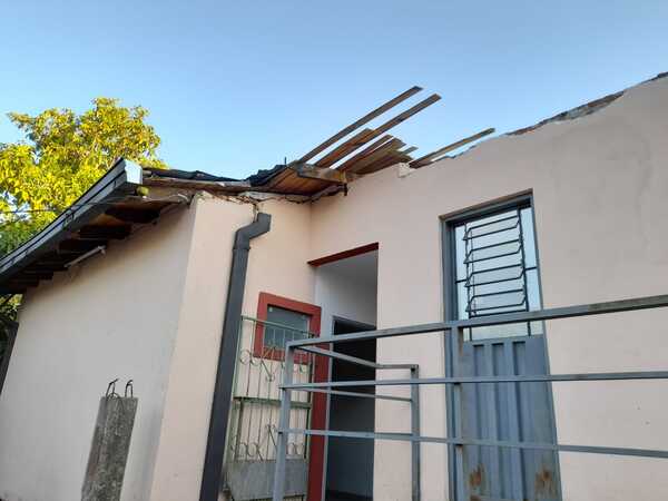Piden ayuda para reparar techo de un pabellón del hogar Santa María