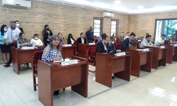 Maniobran para acelerar negociados con artesianos en las escuelas y evitar controles