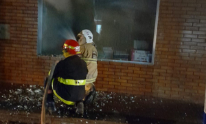 Bomberos Voluntarios controlan principio de incendio en una Cooperativa de San José - OviedoPress