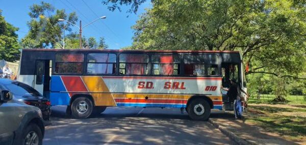 Bus descompuesto cierra ruta en el Área 1