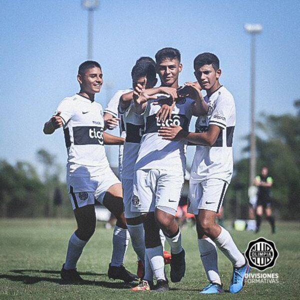 Olimpia, con buena racha en la Sub 15   - Fútbol - ABC Color