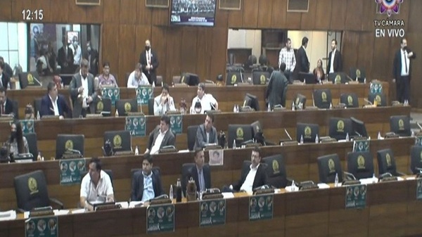 ¡Insólito! No hay quórum, pero Cartitas sesionan para rechazar juicio a Fiscal General | Noticias Paraguay