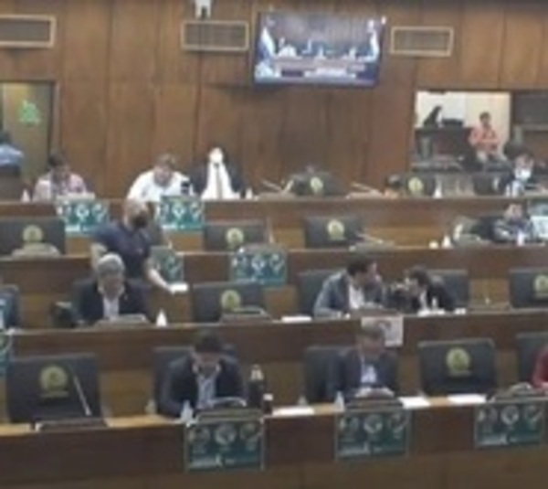 Sin quórum Cartitas sesionan para rechazar juicio a Fiscal General - Paraguay.com