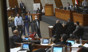Diputados se retiran para dejar sin quorum la sesión en que se trata el juicio político a Sandra Quiñónez - OviedoPress