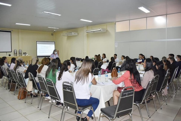 FUNCIONARIOS MUNICIPALES DE LOS 30 DISTRITOS PARTICIPARON DE UN TALLER DE CAPACITACIÓN CUMPLIDO EN LA GOBERNACIÓN DE ITAPÚA - Itapúa Noticias