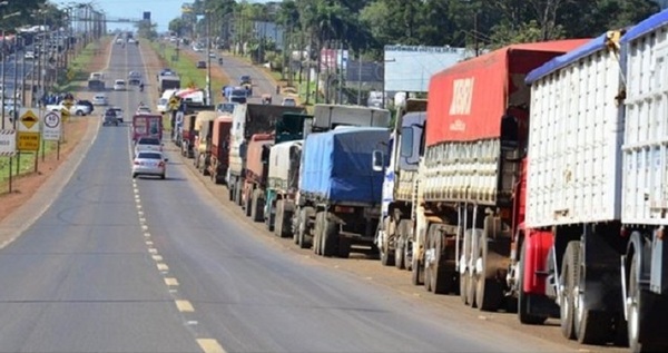 Camioneros rechazan anuncio del Ejecutivo y seguirán las movilizaciones