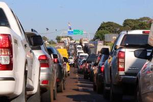 Crónica / Bajarán “miltón” el precio de ciertos combustibles con chuleada mbarete, pero huelga sigue
