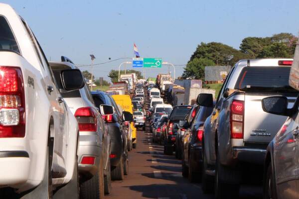 Crónica / Bajarán “miltón” el precio de ciertos combustibles con chuleada mbarete, pero huelga sigue