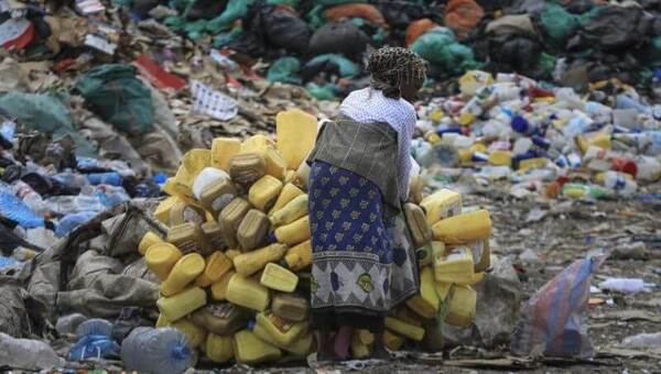 ONU aprueba resolución para combatir contaminación por plásticos (acuerdo será vinculante en 2024)